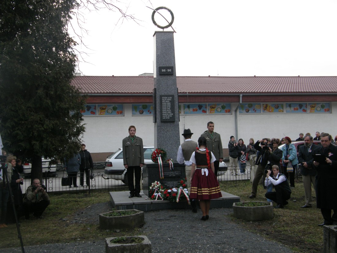 Az Ünnep – Koszorúzás