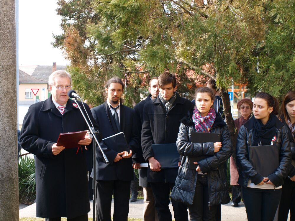 Koszorúzási ünnepség Taksonyon